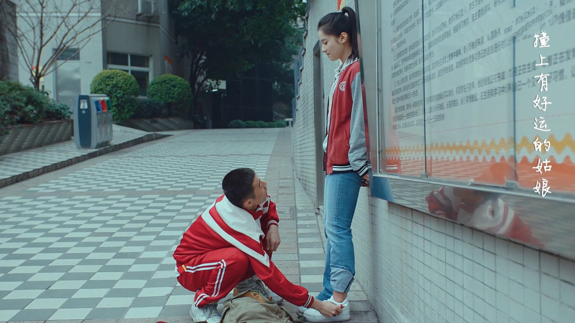 以“体育+文化+旅游”为核心的新型体育产业链日益成熟，体育旅游带动的行业