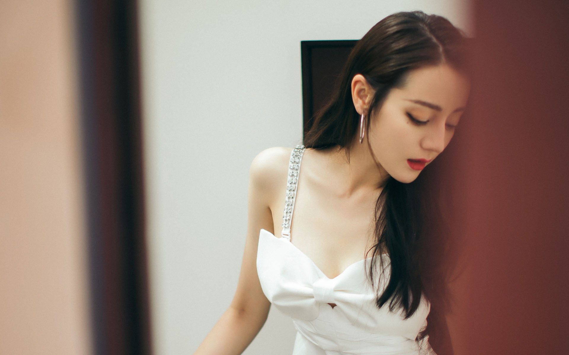 五大联赛是否鼓励中卫持球前插制造中场压力释放,五大联赛最强中场